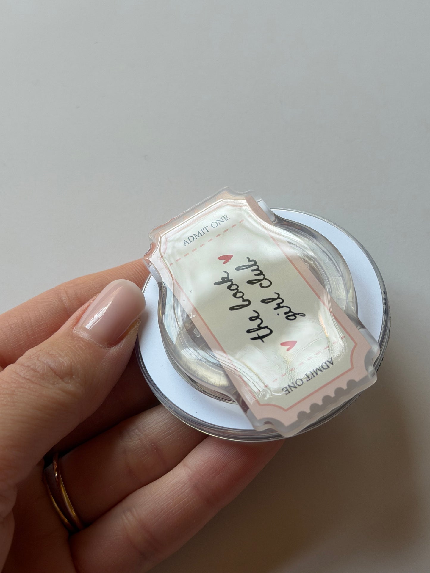 (almost perfect) Reader's Ticket Magnetic Grip