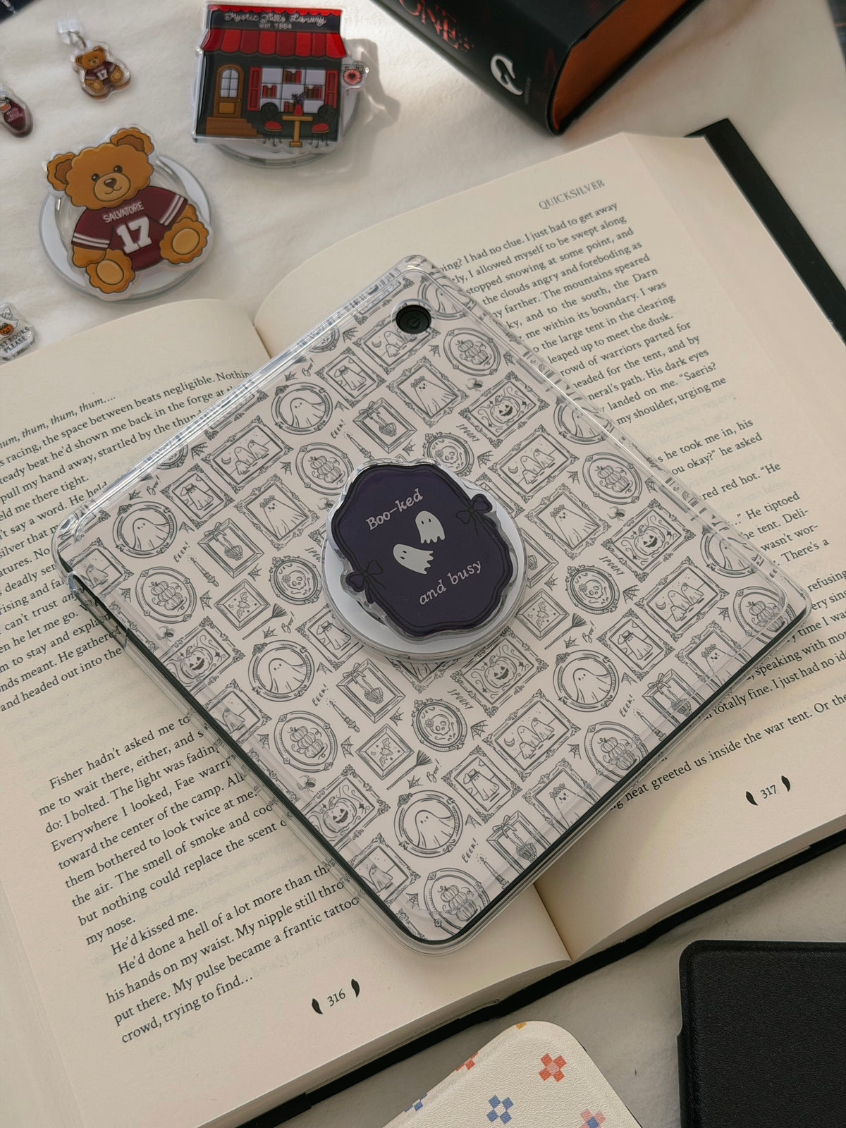 Boo-ked and Busy - Magnetic Grip